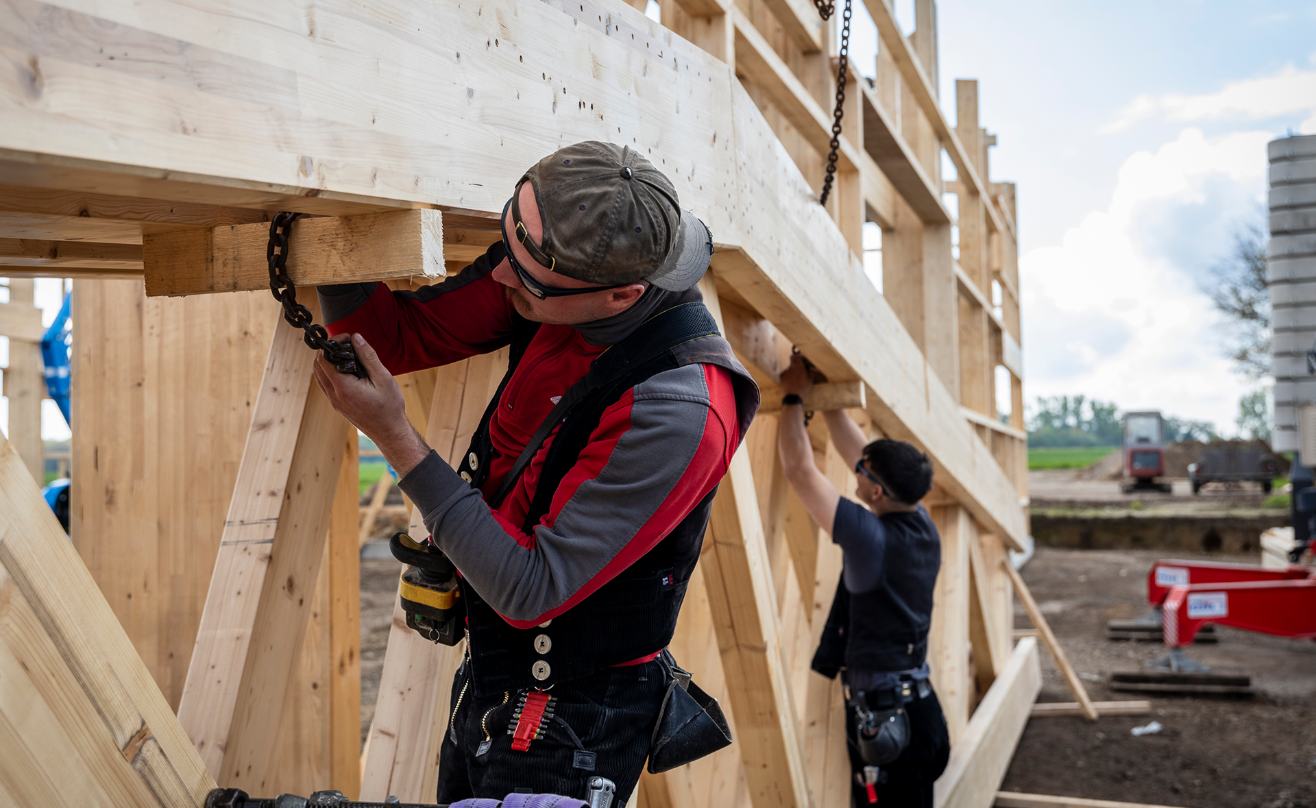 Dachdecker bei der Arbeit